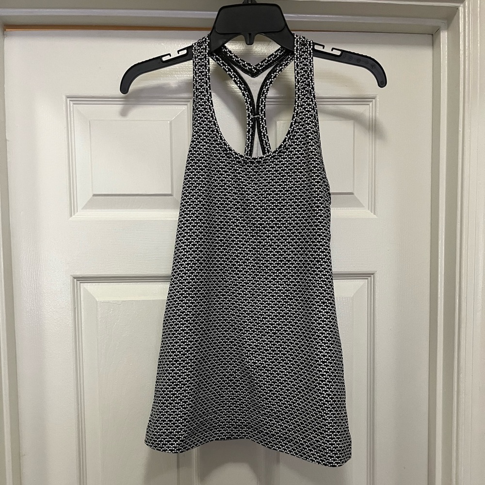 Sz. 8 Lululemon Racerback Black/White patterned tank